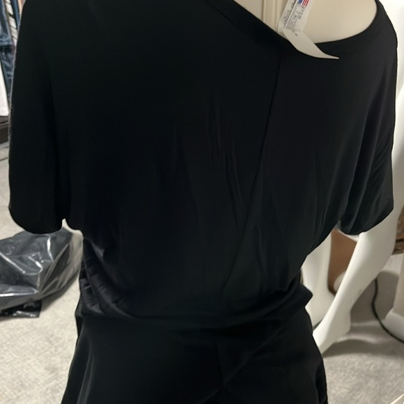 Shark bite hemline in black T-shirt made with rayon size extra large - Picture 3 of 4